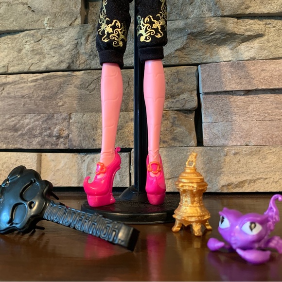 Monster High 13 Wishes Gigi Grant Doll - Picture 2 of 11